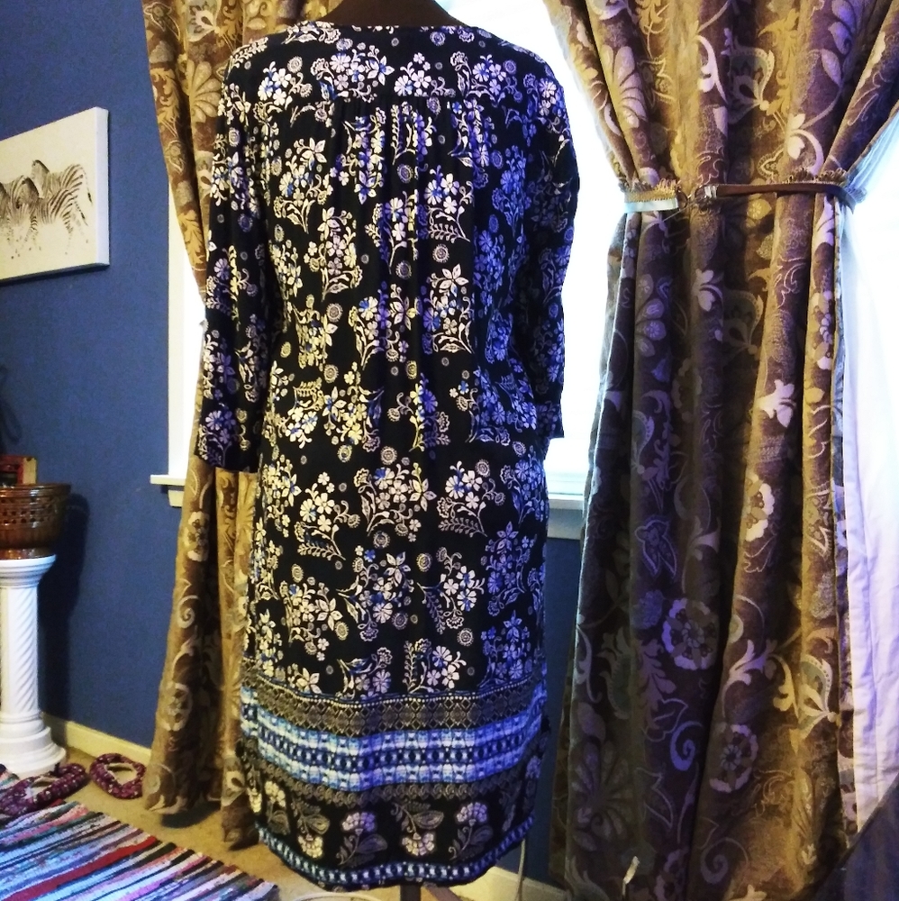Dress - Picture 7 of 8